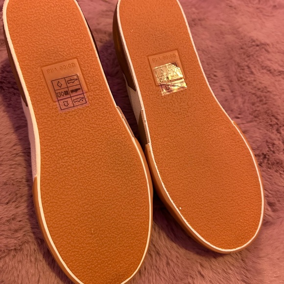 Dolce Vita sneakers - Picture 2 of 4